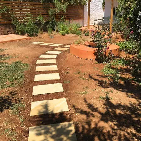 The House With The Garden Vakantiehuis